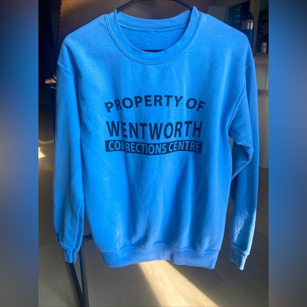 Property Of Wentworth Women’s Pullover  Size M